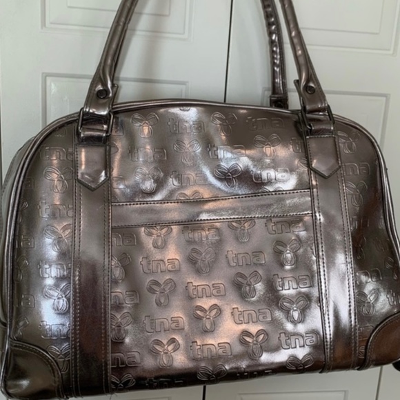 Metallic Aritzia TNA vintage bag - Picture 1 of 14